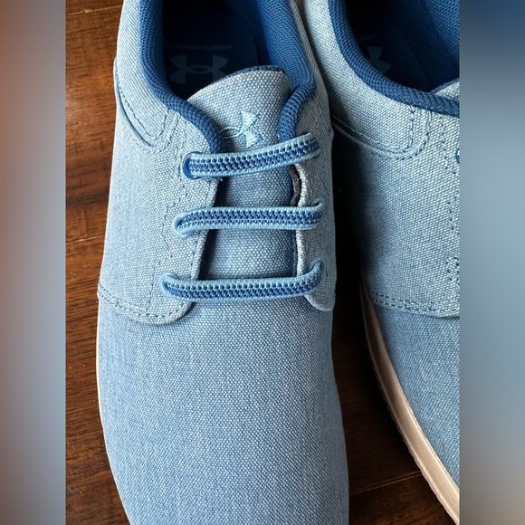 ๐ NEW UA BOYS 7 SHOE ๐ - Picture 3 of 7